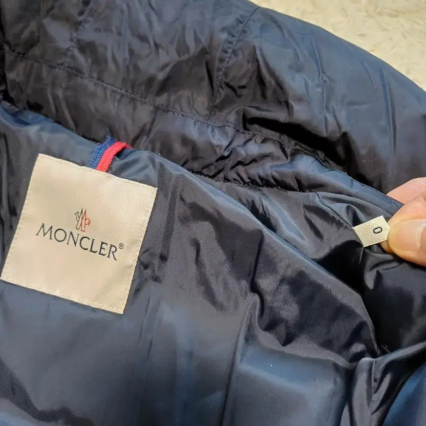Moncler Phlamette Women's 44 Down Puffer, Excellent Condition thumbnail 3