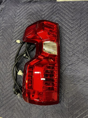 2024 Chevrolet Chevy Silverado Taillight Tail Lamp Oem Left GM 85744517 Light
