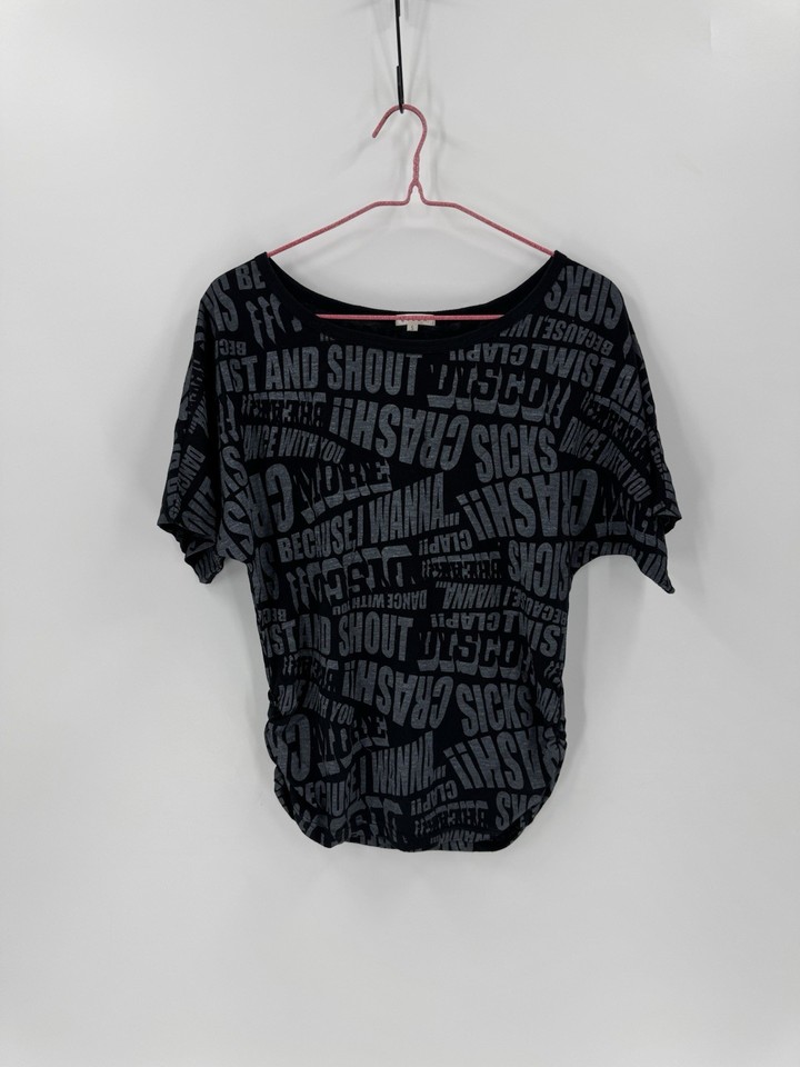 women Black graphic tee with grey text Sz S