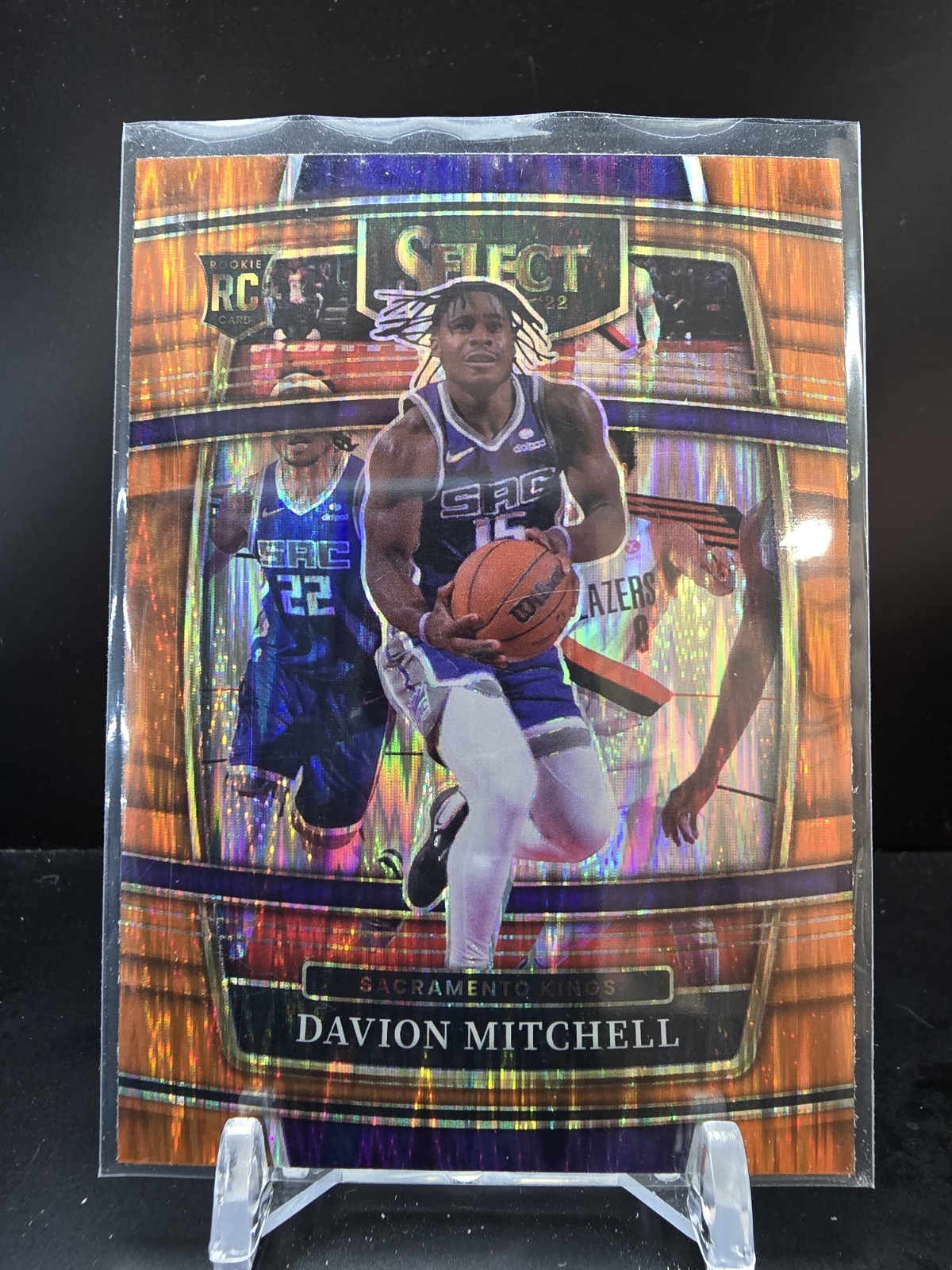 C830 - 2021-22 Panini Select - Davion Mitchell #23 - Orange Flash Prizm RC