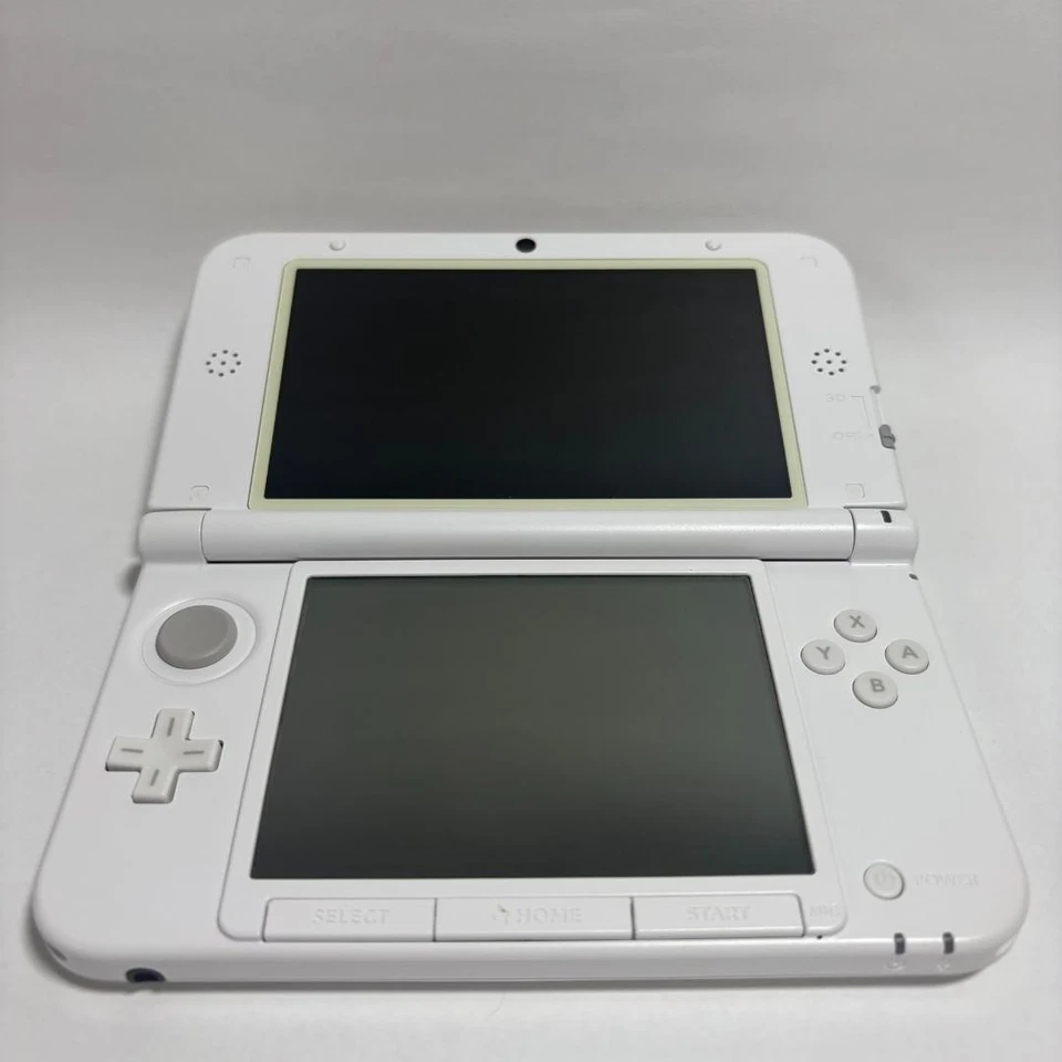 Nintendo 3DS LL Bundle Japan Includes Mario Kart 7 Super Mario Maker DS Games - Image 3 of 4