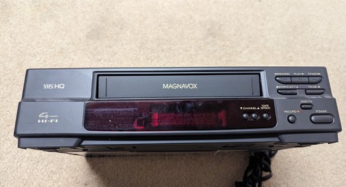 Reproductor de video VHS Magnavox VRS962AT21 4 cabezales ¡Sin control remoto probado y funciona! - Imagen 2 de 4