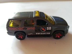 07 chevy tahoe hot wheels