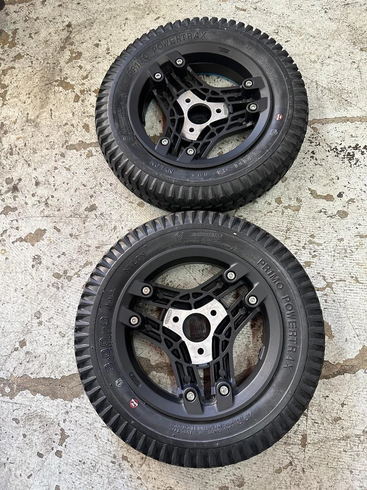 par de neumáticos 14" 3.00-8 PERMOBIL FLAT FREE Primo Powertrax rellenos de espuma F3,F5,M3,M5 Foto 2 de 3