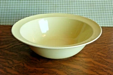 Lu-Ray Pastels LuRay USA Vintage Pastel Yellow Round 9" Serving Bowl T.S. & T.