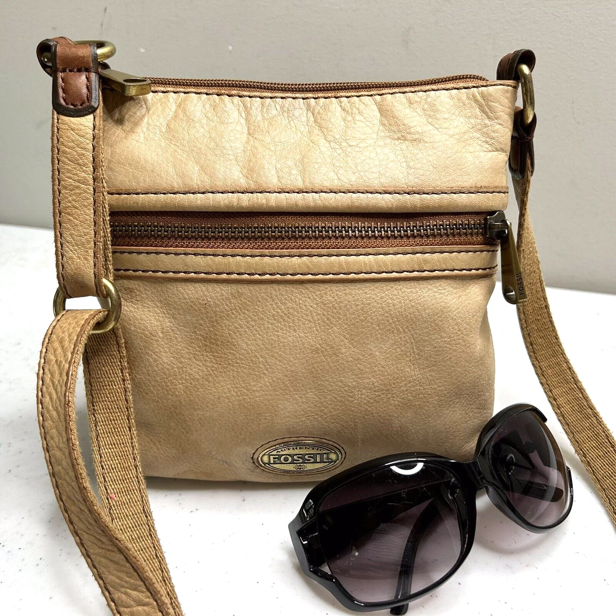 Fossil explorer shop crossbody