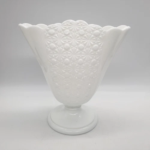 Vintage Mid Century Fenton Milk Glass Daisy And Button Fan Vase 8.5" T - Read