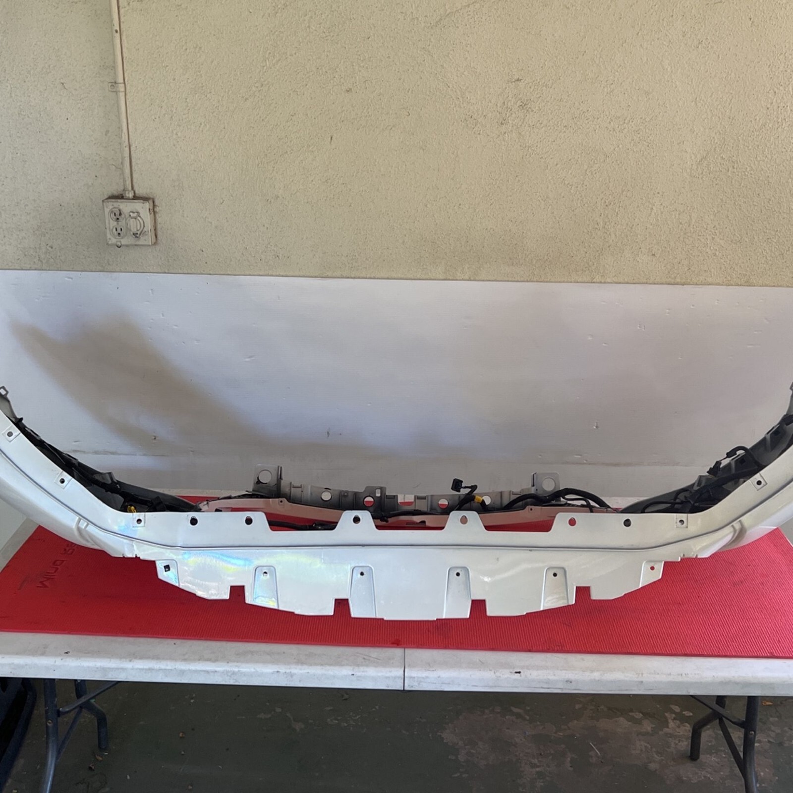 2017-19 MASERATI LEVANTE GRANSPORT FRONT BUMPER COVER OEM