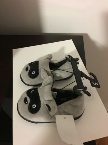 BRAND NEW INFANT BOYS SIZE 5 WALMART BRAND RACCOON SLIPPERS - Picture 1 of 5