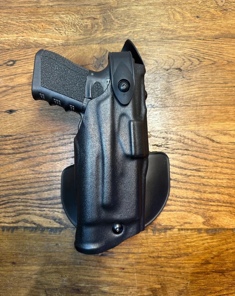 Safariland 6367 ALS/SLS RH OWB Concealed Duty Holster, GLOCK 19 23 w/ LIGHT - Image 4 of 4