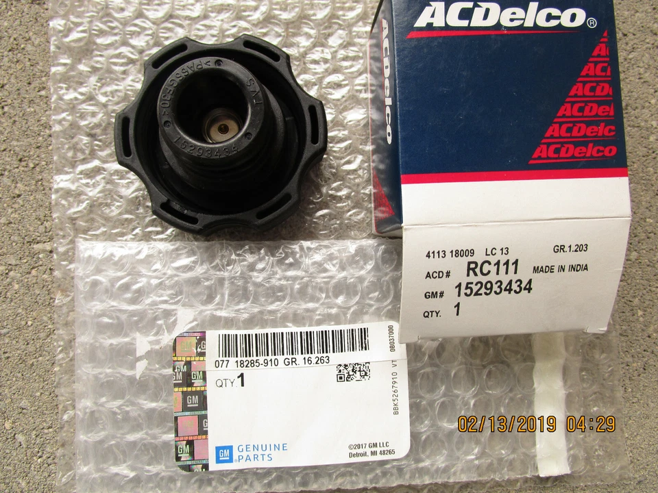 99-04 OLDSMOBILE ALERO RADIATOR ENGINE COOLANT RECOVERY RESERVOIR TANK CAP NEW - Image 2 of 4