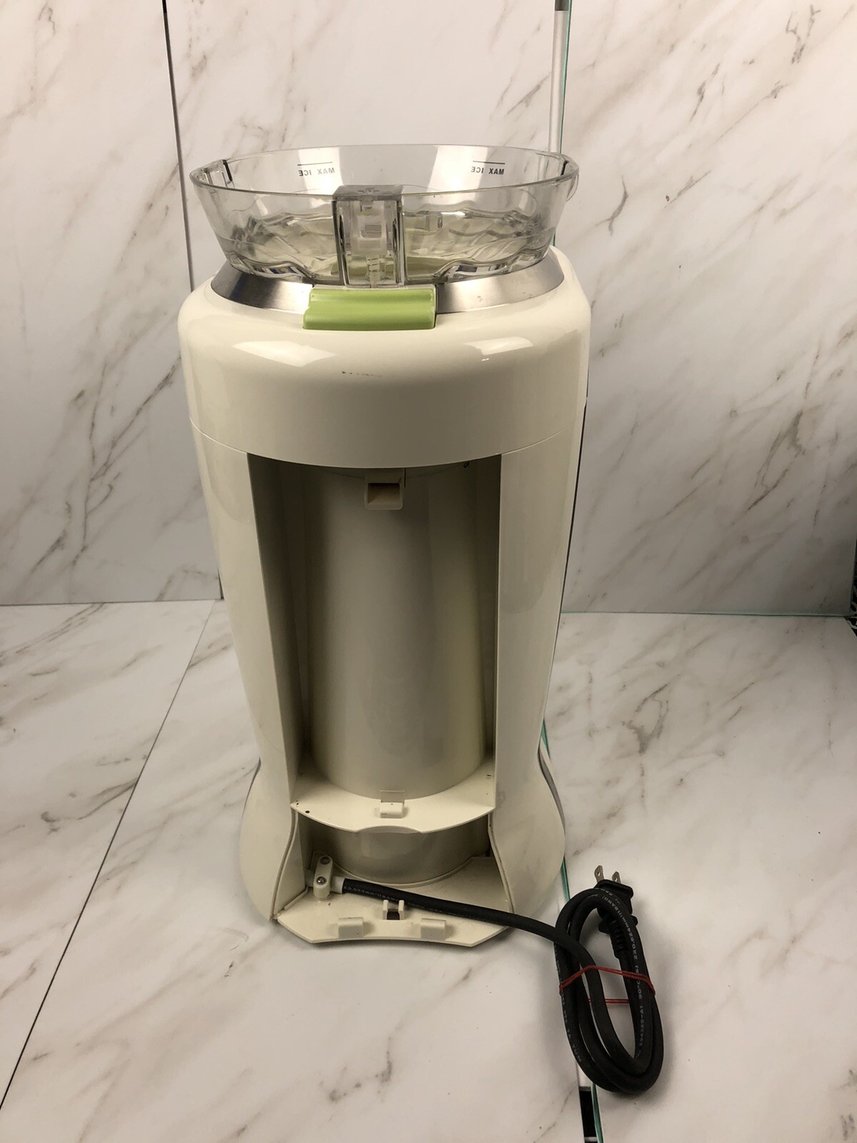 MARGARITAVILLE Key West Frozen Concoction Drink Maker DM1050 Power