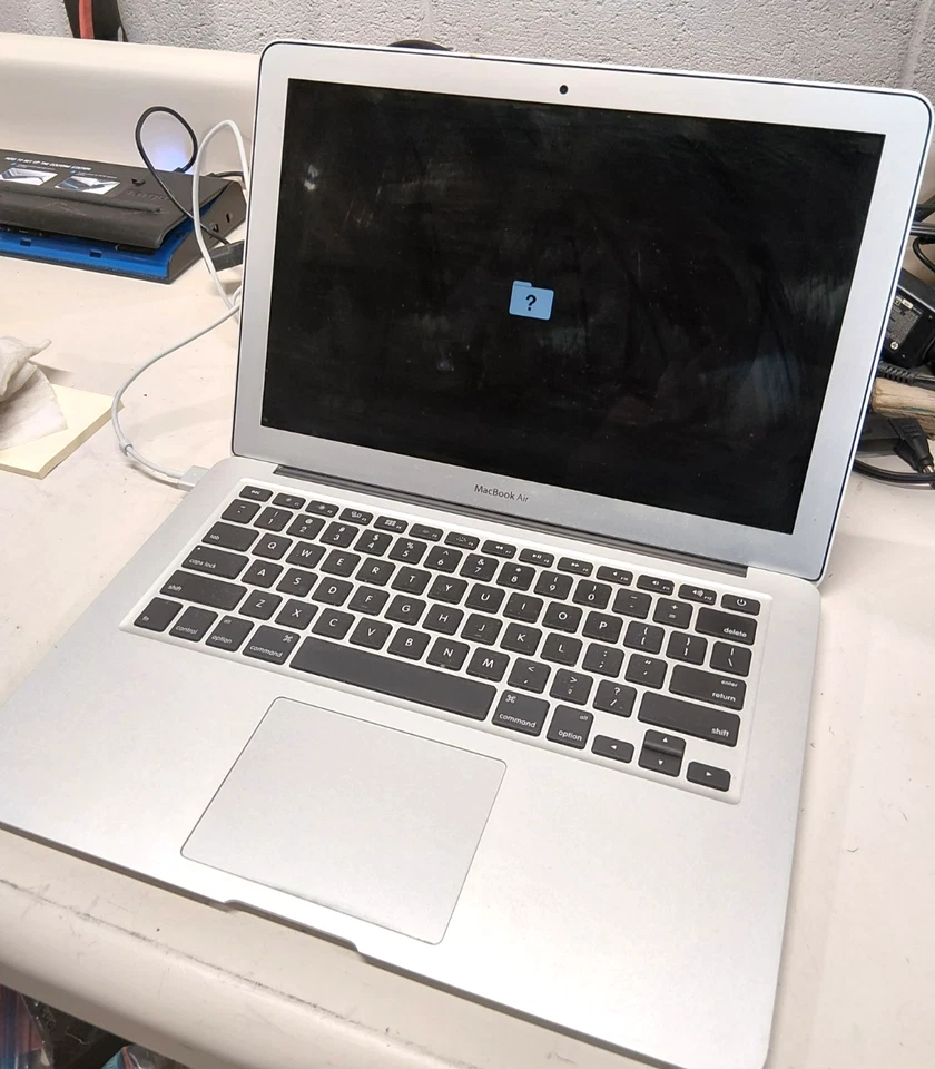 Apple MackBook Air A1466 13" inch Laptop FOR PARTS #575 - Image 2 of 4