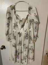 Vestido floral para mujer Torrid talla 1 sin hombros mangas campana púrpura floral