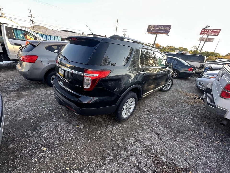Used Front Left Door Assembly Front fits: 2013 Ford Explorer Limited L. Front Le Foto 3 de 4