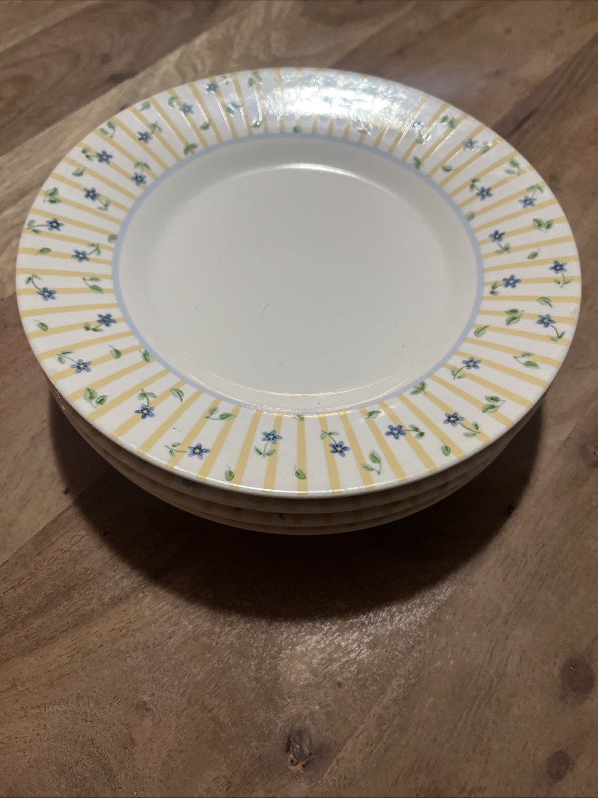 Set of 4 Pfaltzgraff Melissa Salad Dessert Luncheon Plates 8 3/8