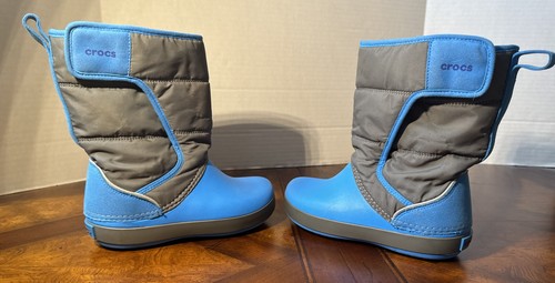 Crocs Lodgepoint Unisex Kinder Schneestiefel Größe c13 blau grau - Bild 8 von 12