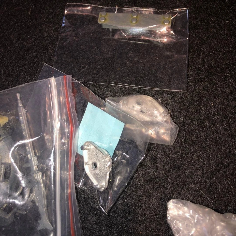 Ruote da strada in metallo TAMIYA 1/16 Tiger 1 e altre parti metalliche - Immagine 4 di 4