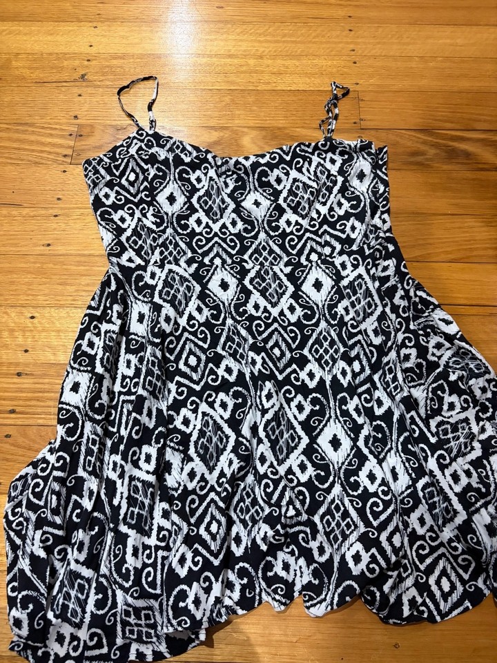 Factorie black and white sundress size xl