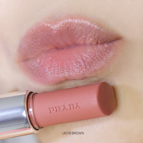 Prada Light Glowing Lipcolor (Lip Oil Stick) – Multiple Shades - Picture 8 of 15