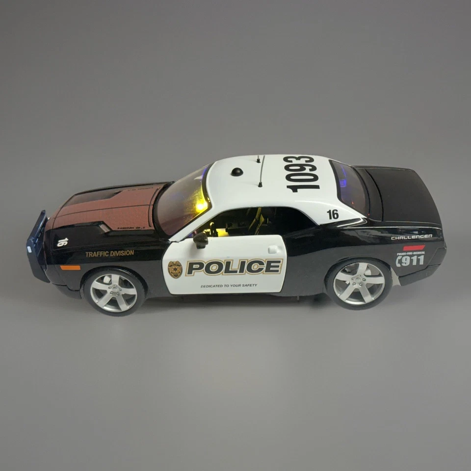 POLICE Dodge Challenger HEMI CHP Trooper Custom Working LED Lights 1/18 Fhp LAPD - Image 3 of 4