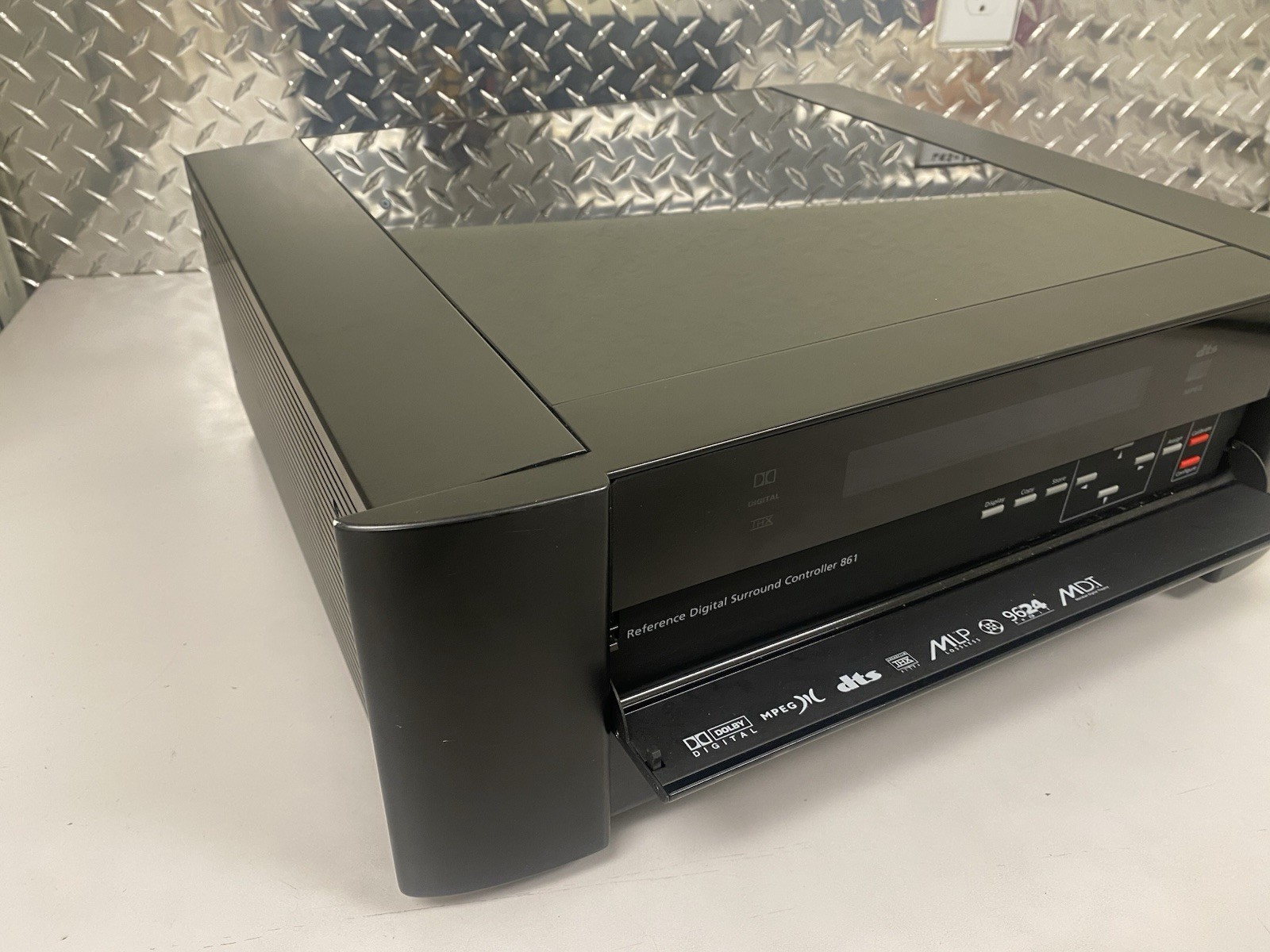 Meridian 861 Processor 800-C00 1D20 IE42 0A13 1A00 Reference Surround Controller