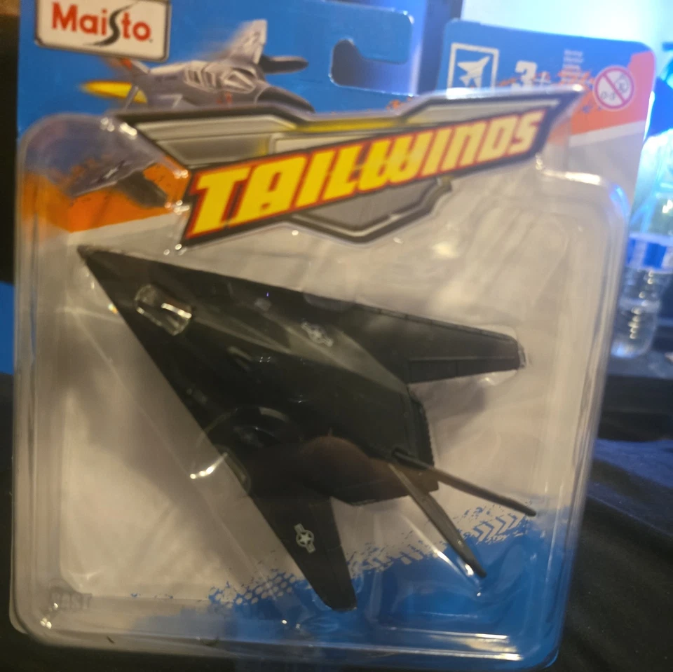 Lockheed Martin F 117 Nighthawk черный истребитель-невидимка Maisto, литой металл - Изображение 3 из 4