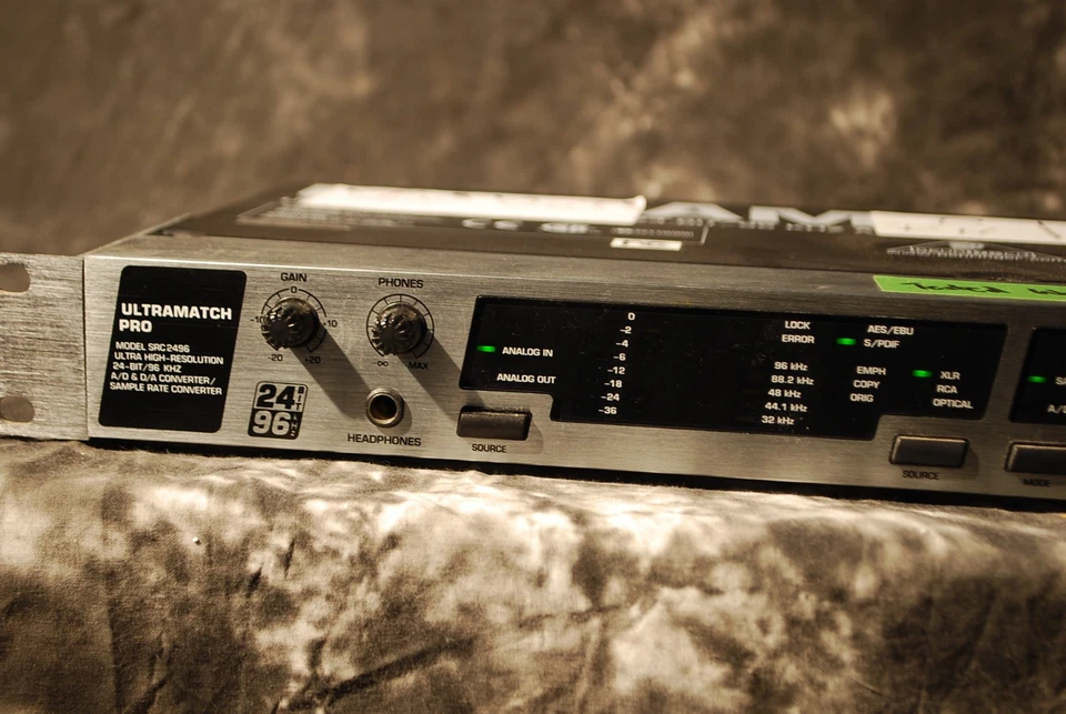 ULTRAMATCH PRO SRC2496 24-Bit/96 kHz A/D-D/A and Sample Rate Converter - Image 2 of 4