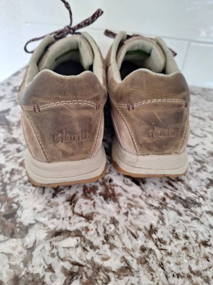 Zapatos bajos de senderismo Ahnu Montara Teva para mujer talla 8,5 de cuero tostado impermeables al aire libre Foto 3 de 4