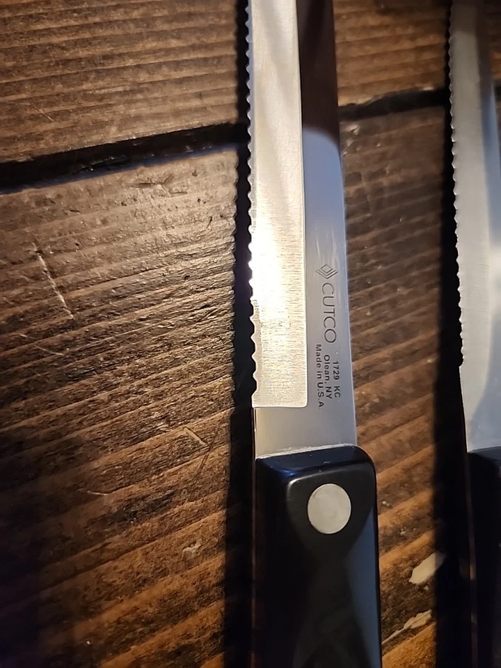 🔪CUTCO Essentials Set Marrón con Bloque de Madera de Roble Juego de 5 Cuchillos 6 Artículos en Total  Foto 4 de 4