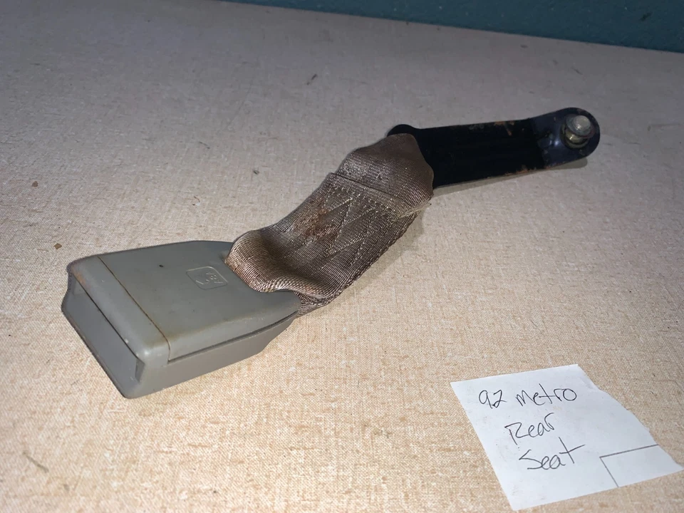 89 90 91 92 93 94 Geo Metro 2 puertas hebilla cinturón seguridad trasero izquierda o derecha Foto 2 de 2