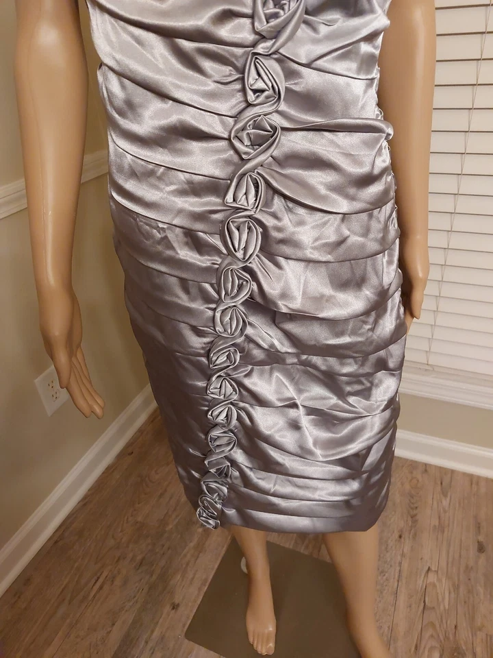 Vestido de cóctel Signature By Sangria plateado talla 14 Foto 3 de 4