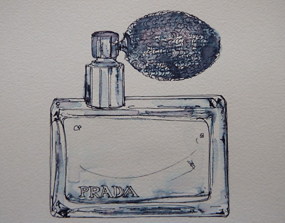Tuschezeichnung eines Flakons Prada Amber Pour Femme Parfüm auf Aquarellpapier