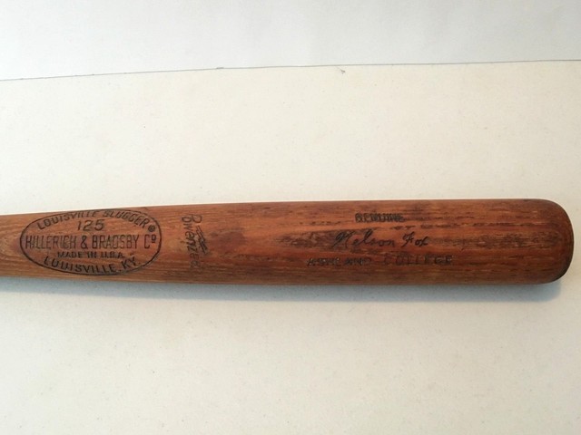 NELLIE FOX LOUISVILLE SLUGGER USED MODEL C 12 BASEBALL BAT NELLIE FOX LOUISVILLE SLUGGER USED MODEL C 12 BASEBALL BAT