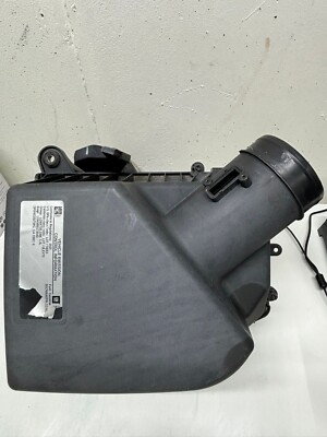 2019-2023 Chevrolet Silverado 1500 Tahoe Air Intake Cleaner Box  new style OEM