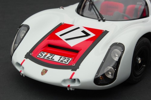 Exoto | 1:18 | 1967 Works Porsche 910-6 No. 17 | Nurburgring 1000 km Winner - Picture 13 of 24