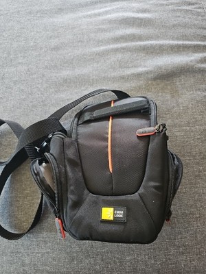 Case Logic  DCB304 Compact System/Hybrid BLACK Camera Case w/Belt Loop & Handle