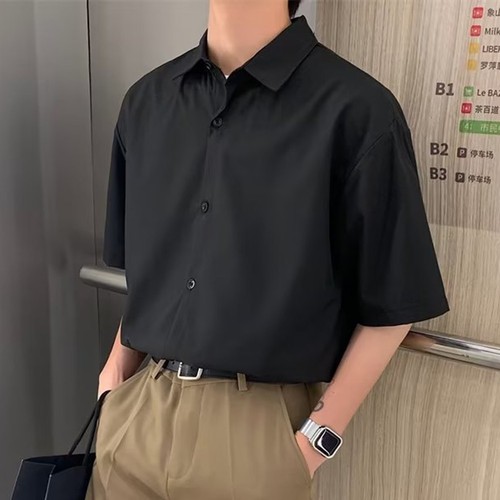 Dress Up or Down A Flexible Menswear Essential For the Warm Weather Months - Picture 10 of 40