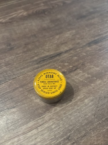 Old Fishing Tin OTAB Pemble Laboratories River Falls WI “Keeps Minnows Alive” - Picture 1 of 4