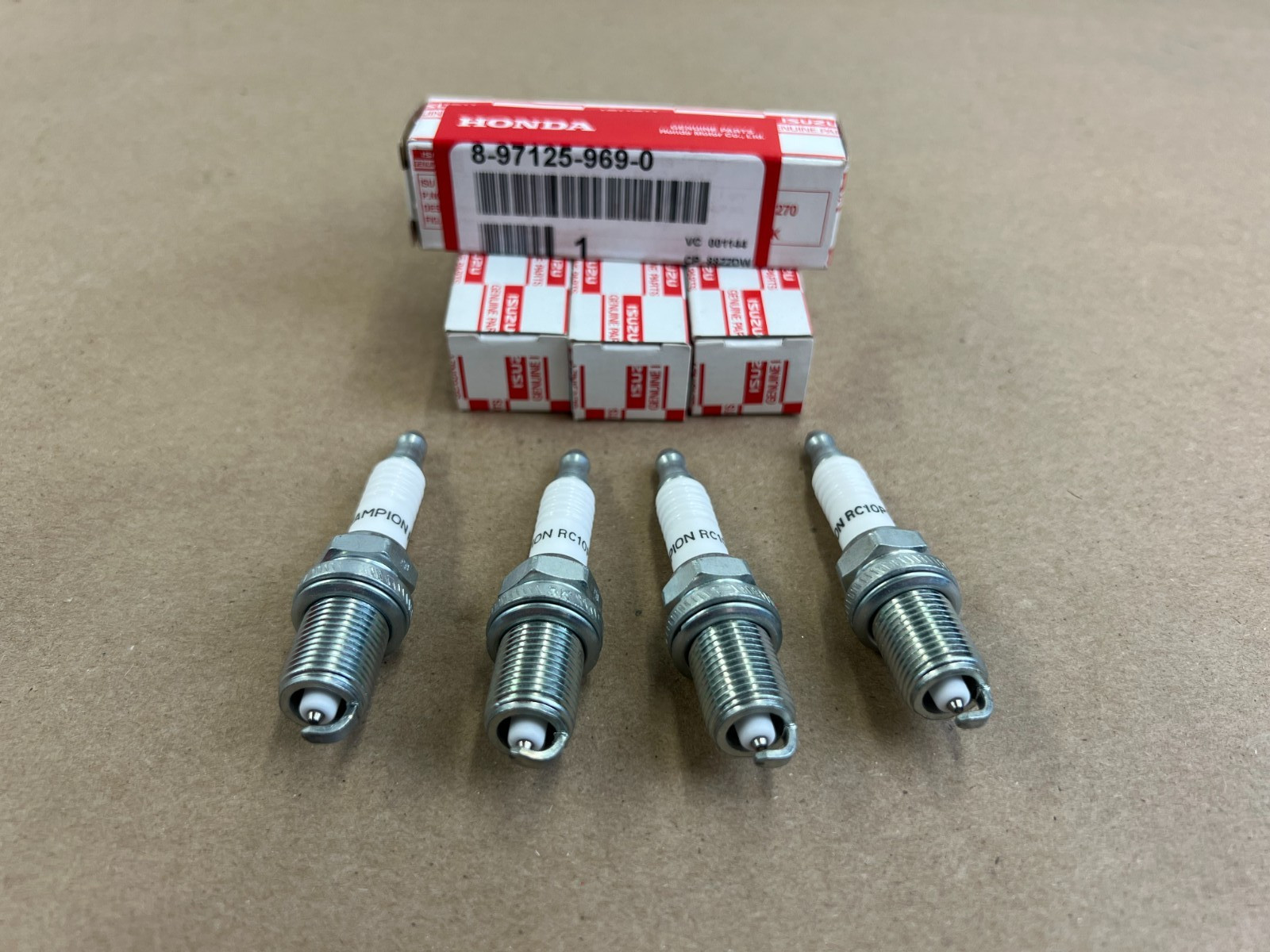 Isuzu Honda spark Plugs Champion 897125-969-0 / 97125969