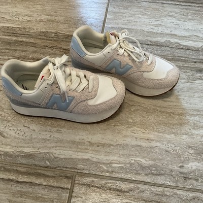 Women's  New Balance Sneakers 574 Light Blue HTF EUC! 7.5