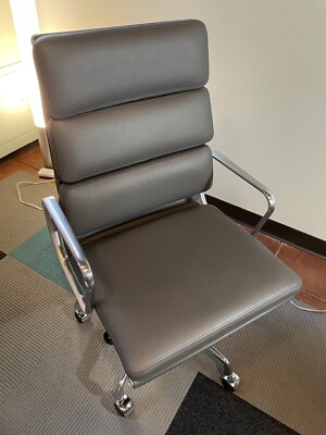 Eames Soft Pad Executive Chair Pneumatic Lift Herman Miller