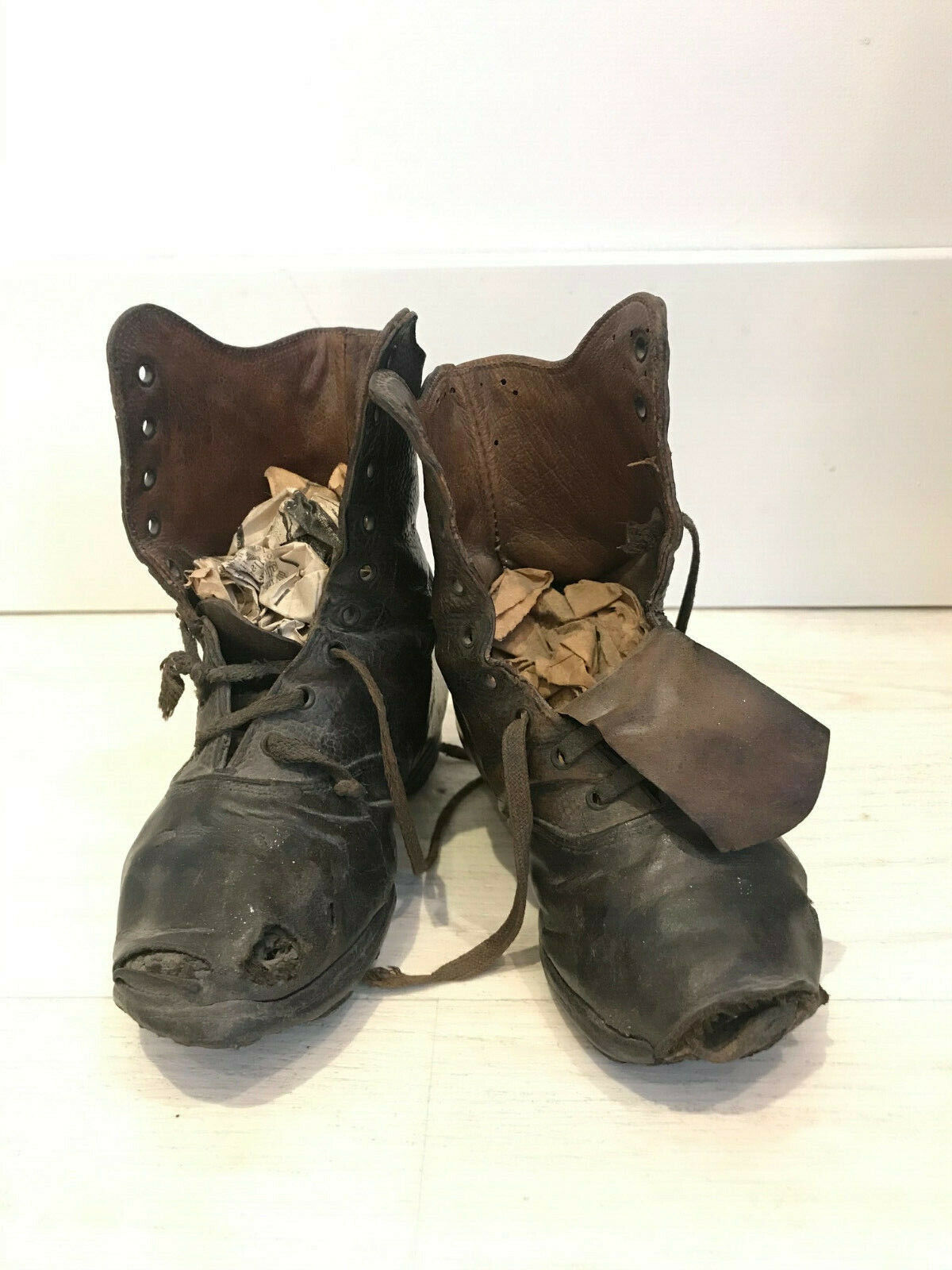 ~VICTORIAN EDWARDIAN 1800's CHILD'S LEATHER BOOTS… - image 2