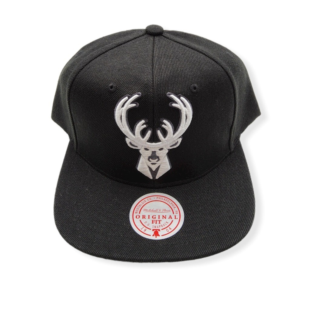 Mitchell & Ness Milwaukee Bucks XL BWG Adjustable Snapback Hat Cap