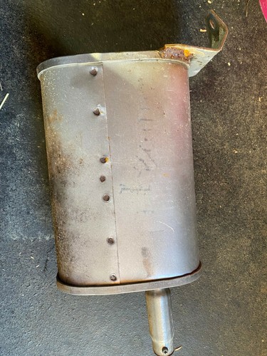 Honda 18310-Z03-C31 Muffler Generator EB3000CK1 EM3000C EM2500C EB3000 - 第 1/5 張圖片