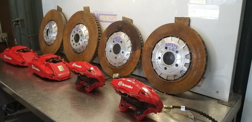 21 FORD MUSTANG SHELBY GT500 BRAKE CALIPER SET WITH ROTORS FRONT AND REAR RED Foto 4 de 4