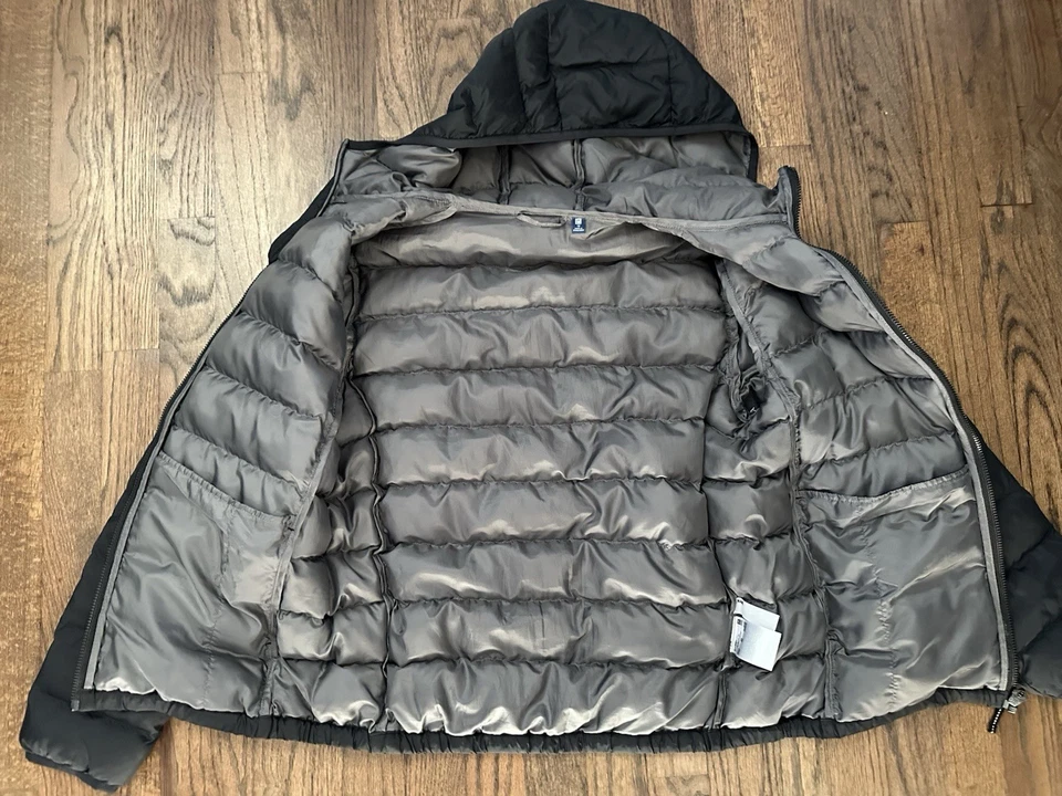 Chaqueta acolchada Uniqlo para niños talla 13 negra juvenil cremallera completa con capucha nailon Foto 4 de 4