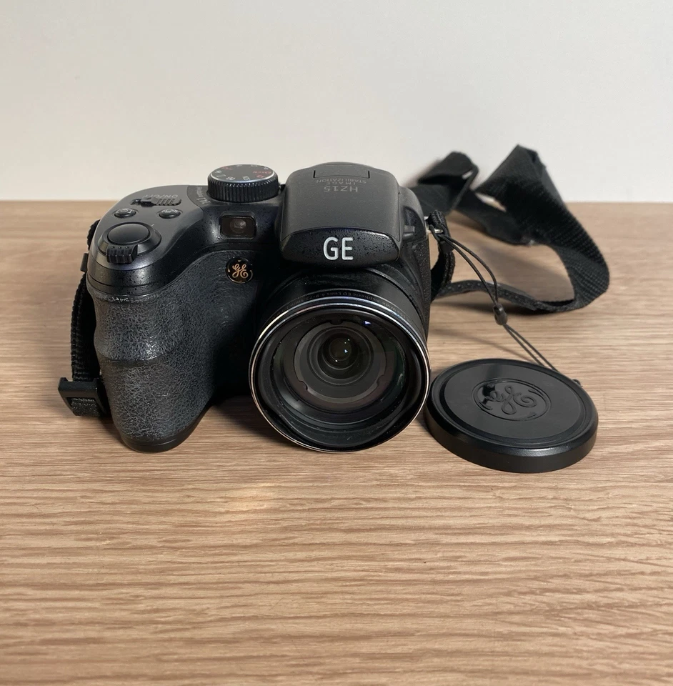 GE HZ15 Digital Camera Black 14.1MP 15x Wide Zoom General Electric Bridge Boxed - Image 2 of 4