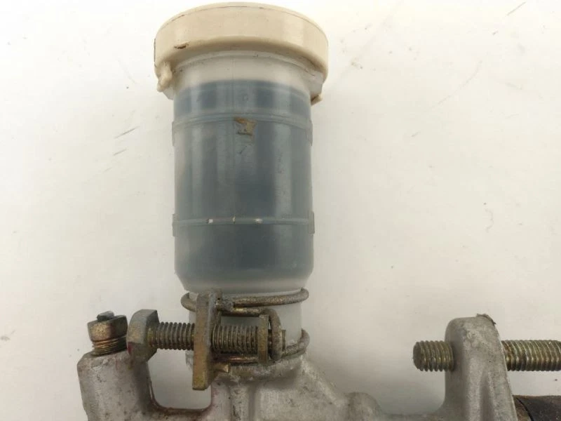 Mitsubishi 3000GT Dodge Stealth Clutch Master Cylinder FWD Fits 91-99 - Image 4 of 4