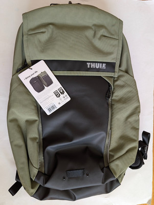 THULE Paramount 27L Commuter Backpack Olive/Black With Top Flap Cover. NWT